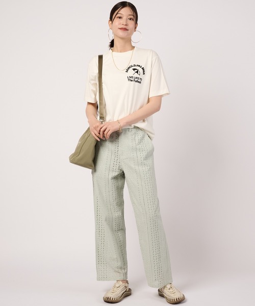 Arnold Palmer(アーノルドパーマー)の「【汗ジミ防止】シェア サガラ刺繍 ロゴ Tシャツ(Tシャツ/カットソー・レディース・チャコールグレー/サックスブルー/ベージュ/ホワイト・LL/XS/L/M/S)」の6枚目の写真