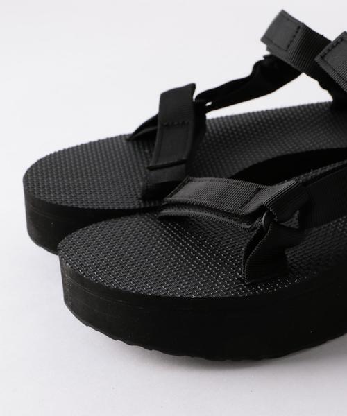 Teva（テバ）の「Teva FLATFORM UNIVERSAL（サンダル・レディース・ホワイト/ブラック/イエロー/その他・7/5/6/8）」の11枚目の写真