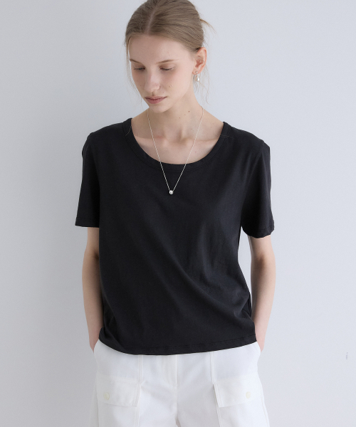 OURHOPE(アワーホープ)の「リネンロゴUネックTシャツ - ブラック(Tシャツ/カットソー・レディース・ブラック・ONE)」の2枚目の写真