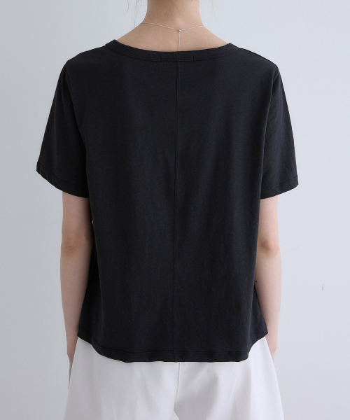 OURHOPE(アワーホープ)の「リネンロゴUネックTシャツ - ブラック(Tシャツ/カットソー・レディース・ブラック・ONE)」の3枚目の写真