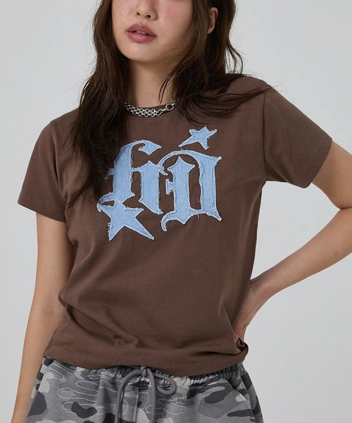 HOODHOOD(フッドフッド)の「【UNISEX】HOODHOOD/スターデニムアップリケTシャツ(Tシャツ/カットソー・レディース・その他1/ブラウン/ブラック/ホワイト/グレー系カモフラージュ・SMALL/MEDIUM)」の3枚目の写真