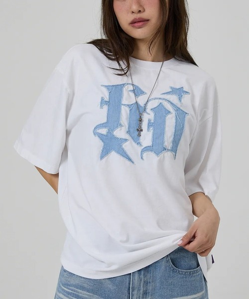 HOODHOOD(フッドフッド)の「【UNISEX】HOODHOOD/スターデニムアップリケTシャツ(Tシャツ/カットソー・レディース・その他1/ブラウン/ブラック/ホワイト/グレー系カモフラージュ・SMALL/MEDIUM)」の1枚目の写真