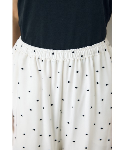 AZUL by moussy(アズールバイマウジー)の「【身長/骨格別着用画像あり】ドット刺繍ワイドパンツ(スラックス・レディース・ホワイト系その他/ブラック系その他・SMALL/MEDIUM)」の6枚目の写真