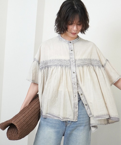 gossara(ゴサラ)の「【ふんわりシルエットが魅力】ケミカルウォッシュブラウス(シャツ/ブラウス・レディース・ブラック/グレー・FREE)」の2枚目の写真