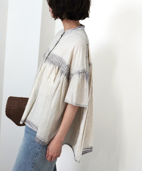 gossara(ゴサラ)の「【ふんわりシルエットが魅力】ケミカルウォッシュブラウス(シャツ/ブラウス・レディース・ブラック/グレー・FREE)」の5枚目の写真