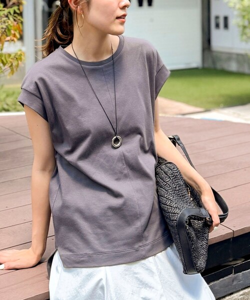 NOLLEY’S（ノーリーズ）の「《ノーリーズオリジナル美容Tシャツ》シルクアミノ酸加工オーバーノースリーブ（Tシャツ/カットソー・レディース・ブラック/ホワイト/ベージュ/イエロー/チャコールグレー・38/36）」の3枚目の写真