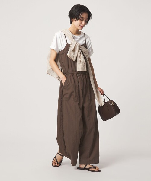 green label relaxing(グリーンレーベルリラクシング)の「ウスカル キャミソール サロペット UVカット 撥水 接触冷感(サロペット/オーバーオール・レディース・ダークグレー/ダークブラウン・FREE)」の8枚目の写真