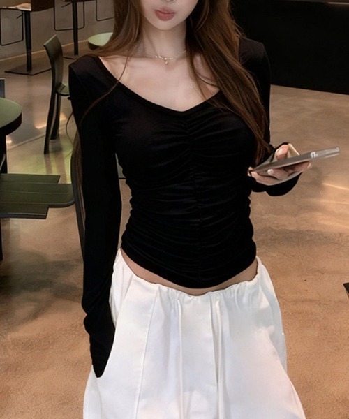 c.u.l(シーユーエル)の「カップ付き Vネック ギャザーカットソー culw937(Tシャツ/カットソー・レディース・グレー/レッド/ブラック/ホワイト・FREE)」の9枚目の写真