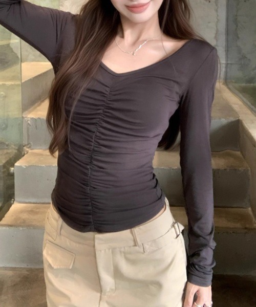 c.u.l(シーユーエル)の「カップ付き Vネック ギャザーカットソー culw937(Tシャツ/カットソー・レディース・グレー/レッド/ブラック/ホワイト・FREE)」の10枚目の写真
