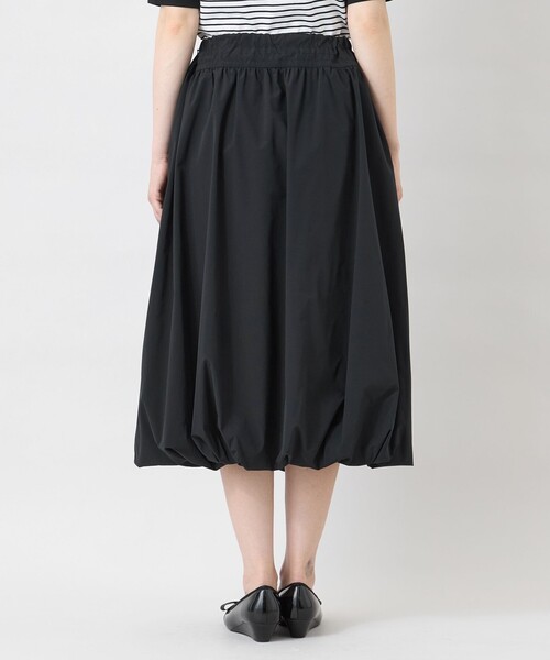 TO BE CHIC(トゥー ビー シック)の「【冨張 愛さん着用】タフタ バルーンシルエットスカート(スカート・レディース・オフホワイト/ブラック・40/42)」の8枚目の写真