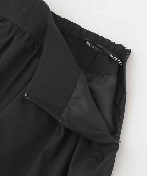 TO BE CHIC(トゥー ビー シック)の「【冨張 愛さん着用】タフタ バルーンシルエットスカート(スカート・レディース・オフホワイト/ブラック・40/42)」の11枚目の写真