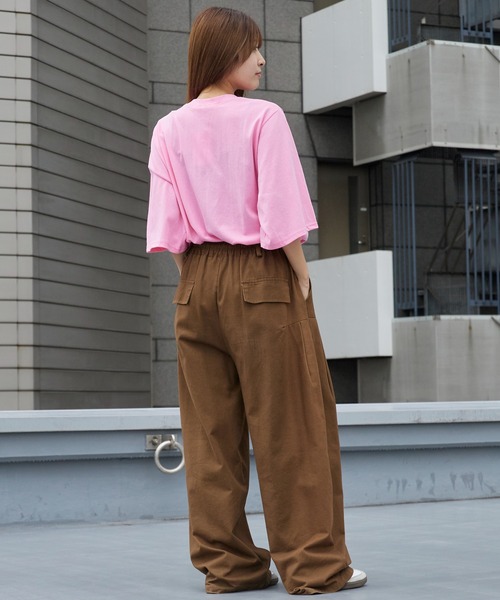 Chick(チック)の「Apple Colorful Print Big Silhouette T-Shirt / Apple カラフル プリント ビッグシルエット Tシャツ 半袖 クルーネック オーバーサイズ プリントTシャツ レディース メンズ 2026年 夏 夏服(Tシャツ/カットソー・レディース・ホワイト/ピンク/チャコール・FREE)」の9枚目の写真