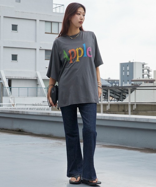 Chick(チック)の「Apple Colorful Print Big Silhouette T-Shirt / Apple カラフル プリント ビッグシルエット Tシャツ 半袖 クルーネック オーバーサイズ プリントTシャツ レディース メンズ 2026年 夏 夏服(Tシャツ/カットソー・レディース・ホワイト/ピンク/チャコール・FREE)」の19枚目の写真