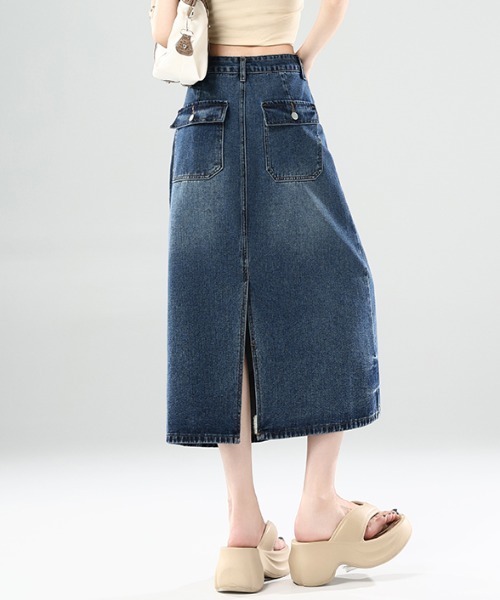 AMAJI(アマジ)の「ウォッシュド クラッシュ加工 ハイウエスト デニムスカート(スカート・レディース・ブルー・SMALL/MEDIUM/LARGE/X-LARGE)」の2枚目の写真