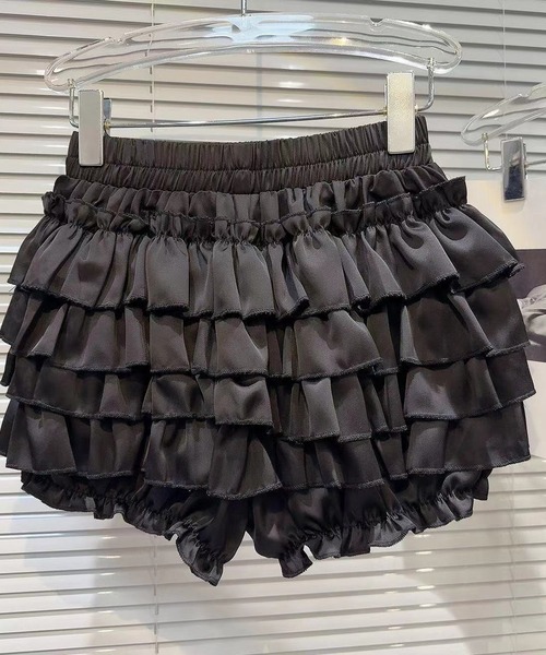 Nia(ニア)の「Nia(ニア)/サテンフリルティアードミニスカート(スカート・レディース・ブラック/ホワイト・SMALL/MEDIUM)」の12枚目の写真