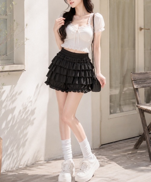 Nia(ニア)の「Nia(ニア)/サテンフリルティアードミニスカート(スカート・レディース・ブラック/ホワイト・SMALL/MEDIUM)」の11枚目の写真