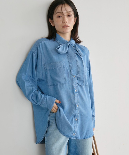 Doux archives(ドゥアルシーヴ)の「【26AW EC先行予約】ソフトデニム3WAYボウタイシャツ(シャツ/ブラウス・レディース・ブルー/チャコールグレー/サックスブルー・FREE)」の3枚目の写真
