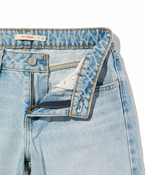Levi's(リーバイス)の「Levi's/リーバイス LOW STRAIGHT ジーンズ ライトインディゴ(デニムパンツ・レディース・ライトインディゴブルー・27inch/28inch/23inch/24inch/25inch/26inch)」の9枚目の写真