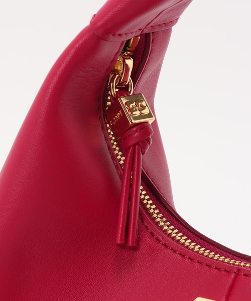 GANNI(ガニー)の「GANNI / ガニー Hobo Mini Studs(ハンドバッグ・レディース・レッド・FREE)」の6枚目の写真