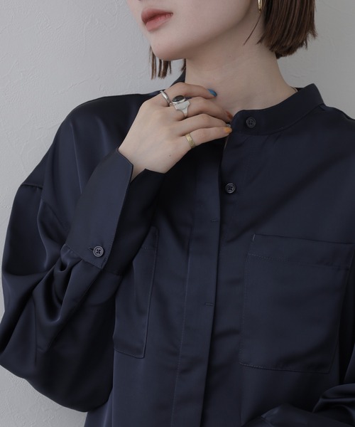 OMNES(オムネス)の「BEAUTIFUL FRIDAY バンドカラーシャツ 長袖(シャツ/ブラウス・レディース・ネイビー・L)」の5枚目の写真