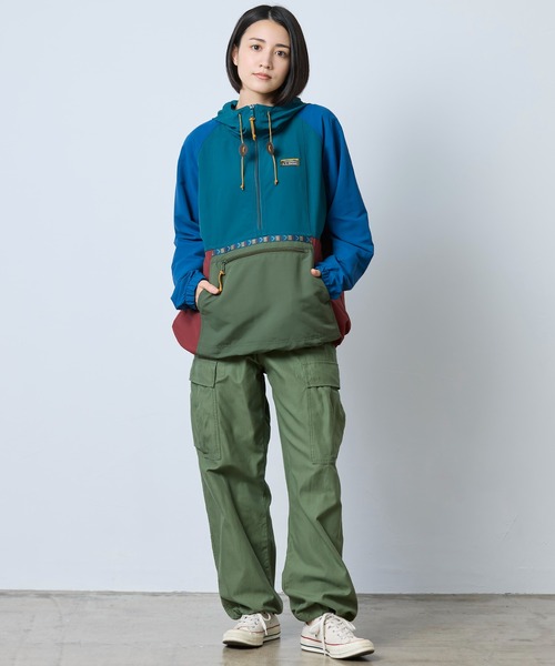 L.L.Bean（エルエルビーン）の「マウンテン・クラシック・アノラック、マルチカラー 米国フィット・プチ（マウンテンパーカー・レディース・ホワイト系その他/グリーン系その他・LARGE/SMALL/MEDIUM/X-SMALL）」の11枚目の写真