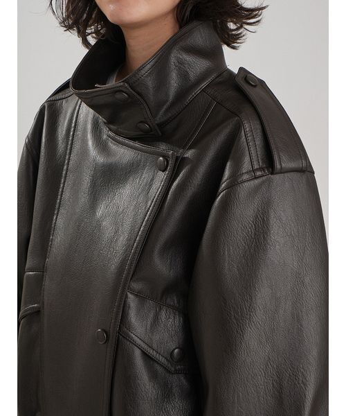 Mila Owen(ミラオーウェン)の「フェイクレザーブルゾン(ライダースジャケット・レディース・ダークブラウン・1/0)」の9枚目の写真