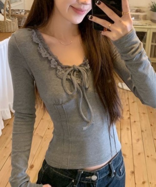 AVYL(アヴィル)の「フロントリボン レースフリルタイトカットソー(ニット/セーター・レディース・グレー・M)」の14枚目の写真