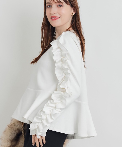 PICCIN PERLA(ピッチンペルラ)の「フリルスリーブペプラムプルオーバー(Tシャツ/カットソー・レディース・ブラック/オフホワイト・M)」の4枚目の写真
