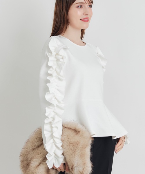 PICCIN PERLA(ピッチンペルラ)の「フリルスリーブペプラムプルオーバー(Tシャツ/カットソー・レディース・ブラック/オフホワイト・M)」の6枚目の写真