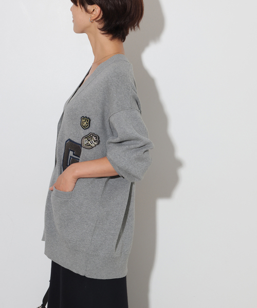 JOURNAL STANDARD relume（ジャーナルスタンダード　レリューム）の「エンブレムバッチ付きサガラ刺繍カーディガン（カーディガン/ボレロ・レディース・ネイビー/グレー・FREE）」の7枚目の写真