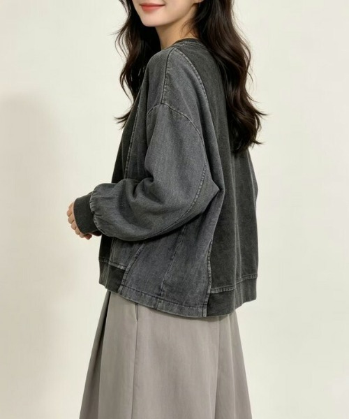 AMELY（エミリー）の「デニム切替スウェット/トレーナー/ゆったりプルオーバー（その他トップス・レディース・ブルー/グレー/ブラック・フリー）」の4枚目の写真
