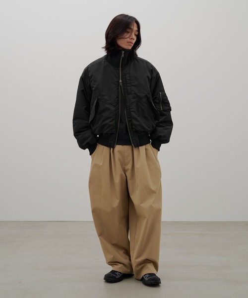LOWRYS FARM（ローリーズファーム）の「【LFM(U)】ハイネックショートＭＡ－１　 1069600（MA-1・メンズ・カーキ/ブラック・LARGE/MEDIUM）」の11枚目の写真
