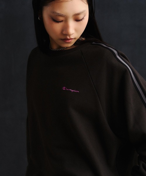 ROSE BUD(ローズバッド)の「【Champion別注】SIDE LINE SWEAT(スウェット・レディース・レッド/グレー/ネイビー/チャコール・ONE SIZE)」の2枚目の写真