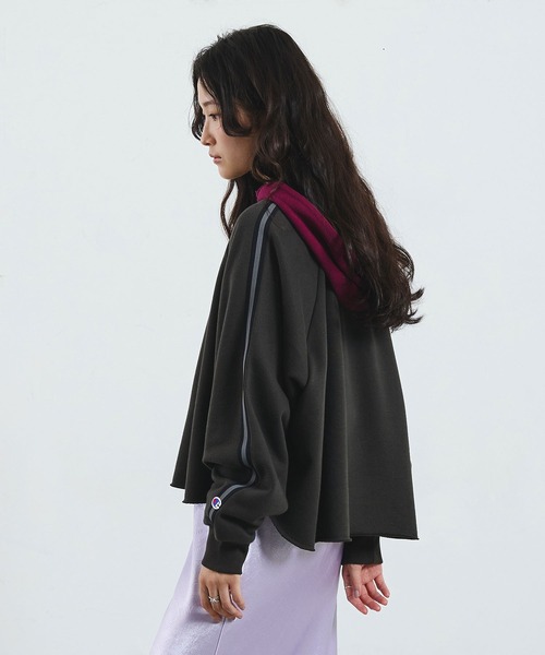 ROSE BUD(ローズバッド)の「【Champion別注】SIDE LINE SWEAT(スウェット・レディース・レッド/グレー/ネイビー/チャコール・ONE SIZE)」の11枚目の写真
