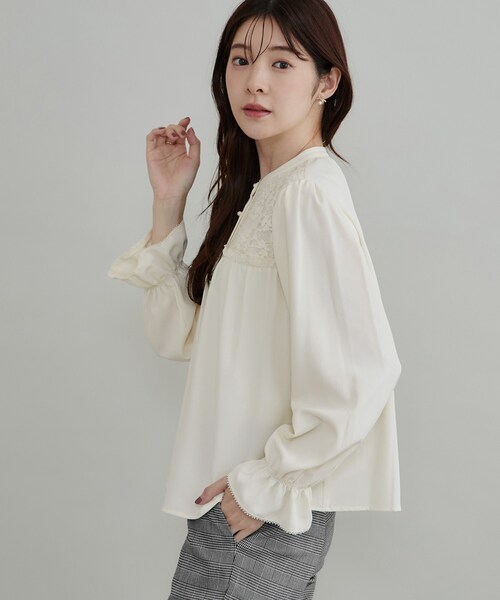couture brooch(クチュールブローチ)の「【フリルカフスが華やか】レースギャザーブラウス(シャツ/ブラウス・レディース・ピンク系/ブラック/グレー/アイボリー・36/38/42/40)」の10枚目の写真