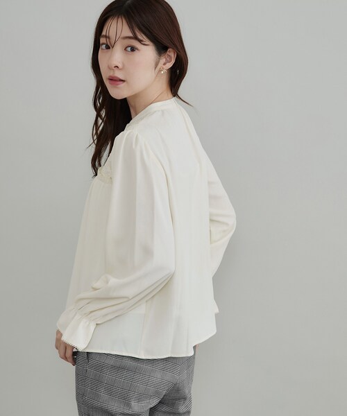 couture brooch(クチュールブローチ)の「【フリルカフスが華やか】レースギャザーブラウス(シャツ/ブラウス・レディース・ピンク系/ブラック/グレー/アイボリー・36/38/42/40)」の11枚目の写真