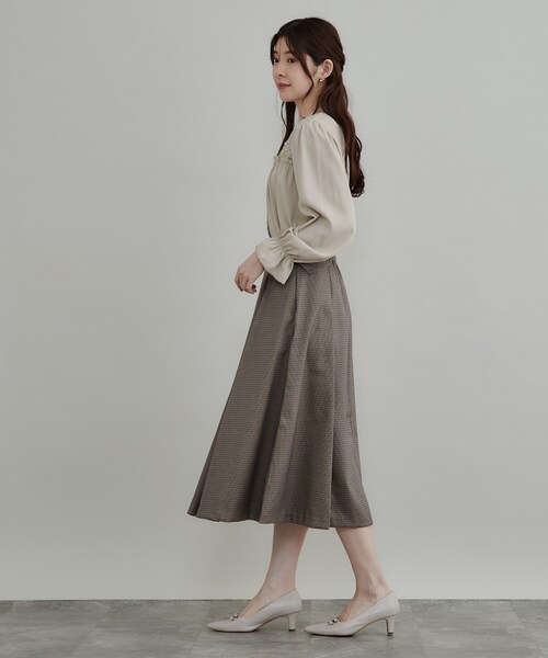 couture brooch(クチュールブローチ)の「【フリルカフスが華やか】レースギャザーブラウス(シャツ/ブラウス・レディース・ピンク系/ブラック/グレー/アイボリー・36/38/42/40)」の16枚目の写真