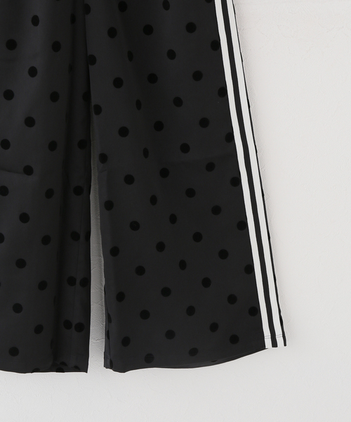 adidas Originals(アディダスオリジナルス)の「adidas originals / アディダス オリジナルス SATIN POLKADOTS WIDE LEG PANTS(その他パンツ・レディース・ブラック/アイボリー・MEDIUM)」の5枚目の写真