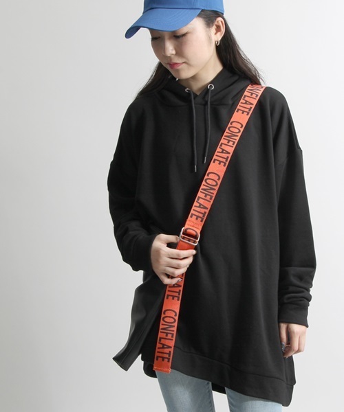 WEGO（ウィゴー）の「DISPARK/BIGパーカー（パーカー・レディース・グレー/ブラック/レッド・FREE）」の2枚目の写真