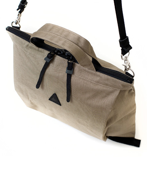ANONYM CRAFTSMAN DESIGN（アノニムクラフツマンデザイン）の「【ANONYM CRAFTSMAN DESIGN / アノニムクラフツマンデザイン】KONA SHOULDER BAG M ショルダーバッグ（トートバッグ・レディース・ネイビー/ベージュ/グレー/ブラック/イエロー/オレンジ/ホワイト/ブルー・FREE）」の13枚目の写真