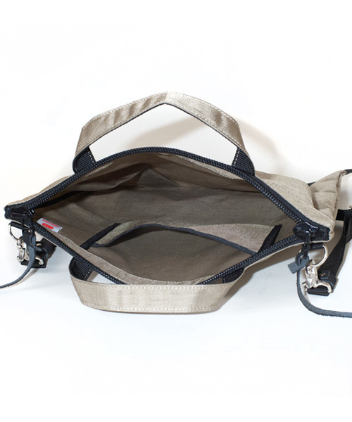 ANONYM CRAFTSMAN DESIGN（アノニムクラフツマンデザイン）の「【ANONYM CRAFTSMAN DESIGN / アノニムクラフツマンデザイン】KONA SHOULDER BAG M ショルダーバッグ（トートバッグ・レディース・ネイビー/ベージュ/グレー/ブラック/イエロー/オレンジ/ホワイト/ブルー・FREE）」の18枚目の写真