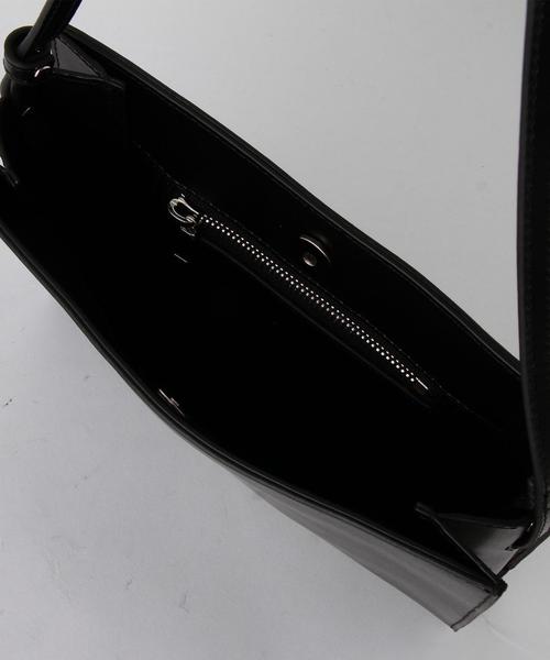 Another Edition（アナザーエディション）の「YAHKIスクエアショルダーバッグ/YAHKI SQ SHLD（ショルダーバッグ・レディース・ブラック/レッド・FREE）」の10枚目の写真