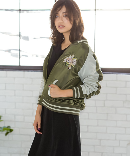 Re:EDIT（リエディ）の「[リエディ]2WAYリバーシブル中綿MA-1ブルゾン＆刺繍スカジャン[リエディオリジナル]アウター/ブルゾン/ジャケット/ボンバージャケット（スカジャン・レディース・ピンク/ブラック/カーキ・MEDIUM/LARGE）」の2枚目の写真