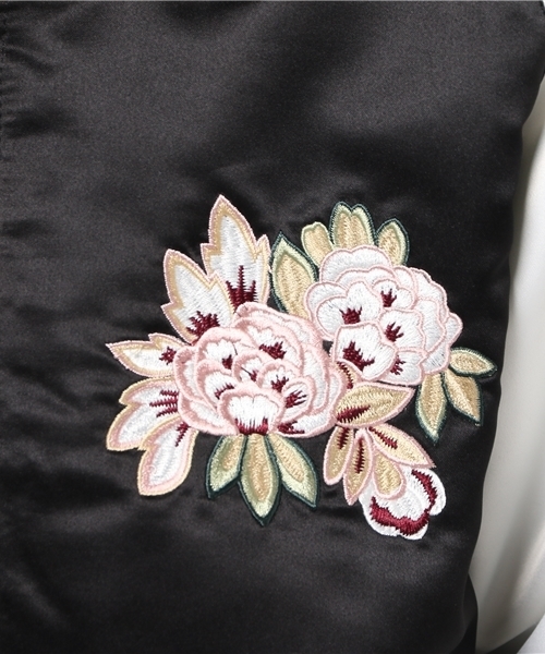 Re:EDIT（リエディ）の「[リエディ]2WAYリバーシブル中綿MA-1ブルゾン＆刺繍スカジャン[リエディオリジナル]アウター/ブルゾン/ジャケット/ボンバージャケット（スカジャン・レディース・ピンク/ブラック/カーキ・MEDIUM/LARGE）」の11枚目の写真