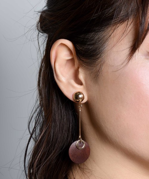 PLAIN CLOTHING（プレーンクロージング）の「ウッドプレートピアス【PLAIN CLOTHING】（ピアス（両耳用）・レディース・ブラウン/ブラック・FREE）」の6枚目の写真