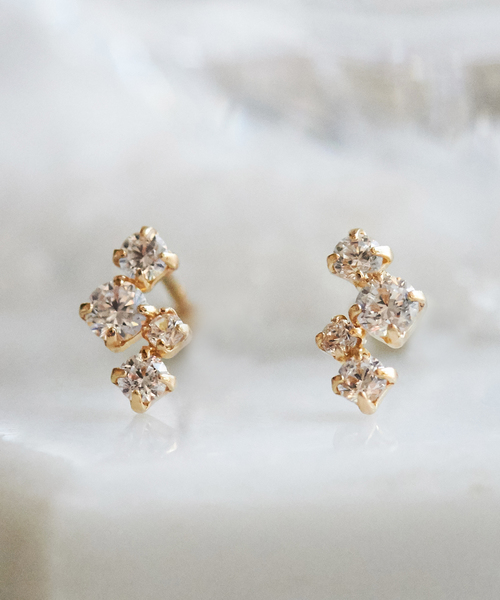 Phoebe（フィービィー）の「【K10】ジルコニアプチピアス/BOX付き（ピアス（両耳用）・レディース・ゴールド/ゴールド系その他2/ゴールド系その他6/ゴールド系その他5/ゴールド系その他4/ゴールド系その他3・FREE）」の5枚目の写真