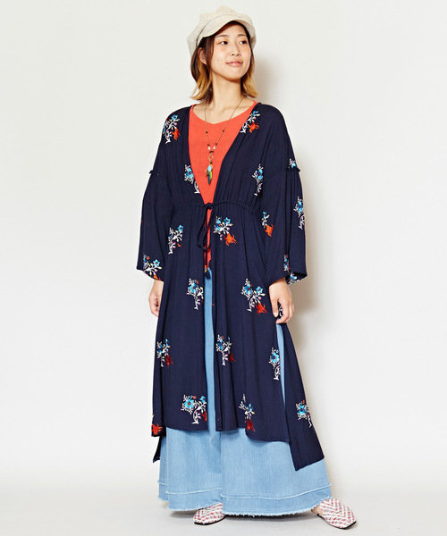 チャイハネ（チャイハネ）の「【チャイハネ】yul 花刺繍ロングカーディガン ガウン（カーディガン/ボレロ・レディース・ホワイト/ブルー/マスタード・FREE）」の3枚目の写真