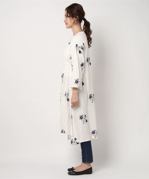 チャイハネ（チャイハネ）の「【チャイハネ】yul 花刺繍ロングカーディガン ガウン（カーディガン/ボレロ・レディース・ホワイト/ブルー/マスタード・FREE）」の10枚目の写真