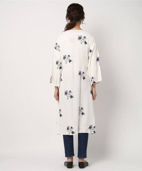チャイハネ（チャイハネ）の「【チャイハネ】yul 花刺繍ロングカーディガン ガウン（カーディガン/ボレロ・レディース・ホワイト/ブルー/マスタード・FREE）」の15枚目の写真