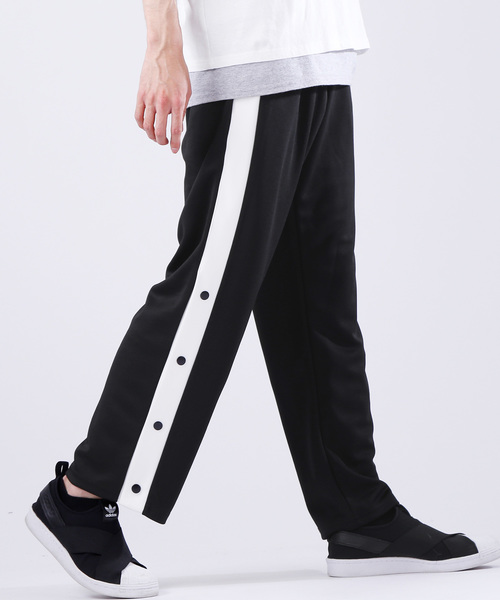 MONO-MART(モノマート)の「サイドラインスナップ ワイドパンツ/トラックパンツ(その他パンツ・メンズ・ブラック×イエロー/ブラック×レッド/ブラック×ホワイト・FREE)」の2枚目の写真